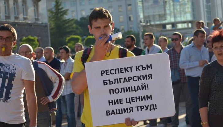 Самуил Попов изказа благодарност към колегите на брат си за оказаната първа помощ, към екипа на линейката и към доктор Юруков от "Пирогов" Самуил Попов изказа благодарност към колегите на брат си за оказаната първа помощ, към екипа на линейката и към доктор Юруков от "Пирогов"