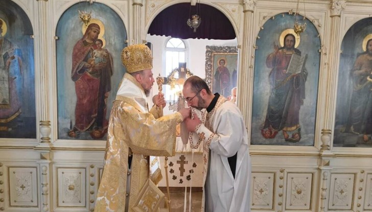 По случай 110-годишнината от рождението на Проватския епископ Антоний бе отслужена и панихида на гроба на архиерея