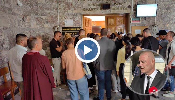 Шефът на полицията е свидетелствал, че е получил два удара и до него е бил само 15-годишният Станислав