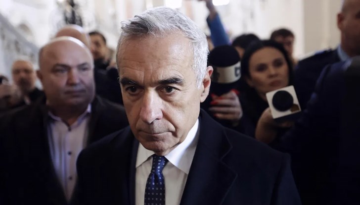 Крайнодесният политик е организирал въоръжена група след анулирането на президентските избори през 2024 г. Крайнодесният политик е организирал въоръжена група след анулирането на президентските избори през 2024 г.