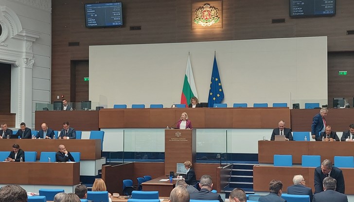 Депутатът определи правителството като "омразно и лукаво" след дебатите