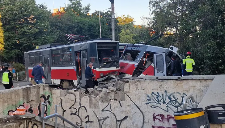 Камери заснели как ръка бута скоростния лост на оставения без