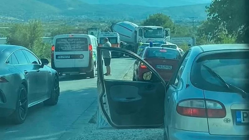 При опит за изпреварване мъжът се блъсна в задната част