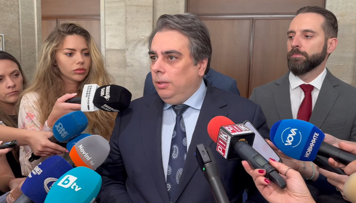 Според лидера на ПП младежите са в ареста, защото са