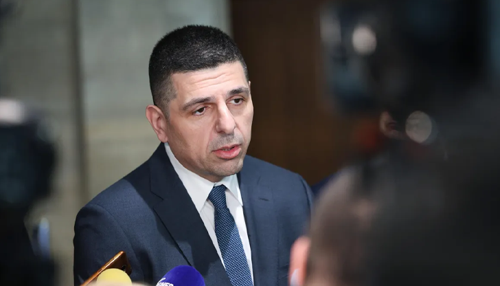 Депутатът от ПП-ДБ коментира втория пореден провален кворум в парламентаСъпредседателят