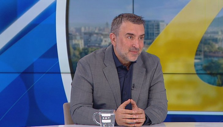 Евродепутатът посочи липсата на ясно лидерство и бавния процес на