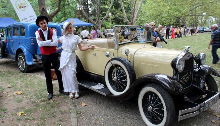 Посетителите ще видят превозни средства от различни епохиПрофесионален клуб Исторически