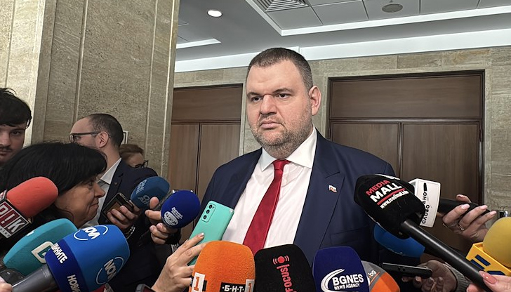 Лидерът на ДПС заяви, че ще подкрепя правителството, докато работи