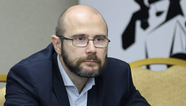 Юристът поставя под въпрос намесата на директора на полицията в