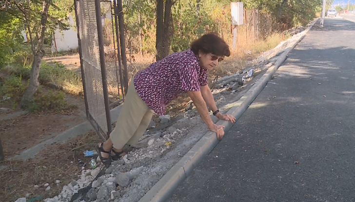 Ремонт на пътя в квартал Галата остави жители без достъп