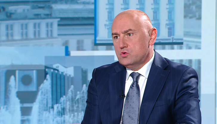 Необходимо е цялостно преразглеждане на данъчната система, заяви членът на