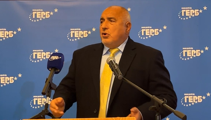 Министрите няма как да стоят до президент, който се е