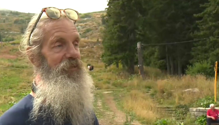 Почитатели посрещнаха Сергей Добрянов с огромна торта, показваща всички маршрути