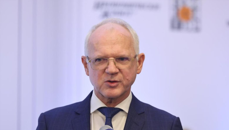 Според председателя на АИКБ минимална заплата трябва да получават само