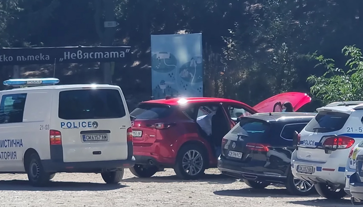 Полицията работи по версия за убийство, откритата Мазда е обект