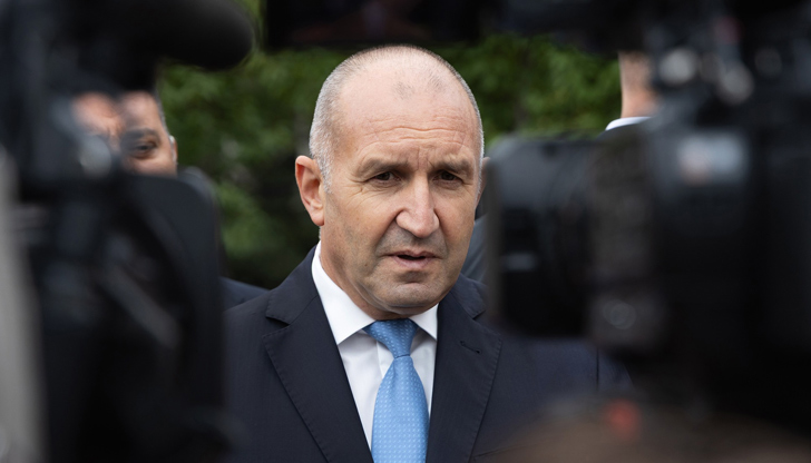 Президентът подчерта, че наивно е да очакваме други да решават