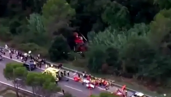 Четирима души са тежко ранениТежка катастрофа с туристически автобус се