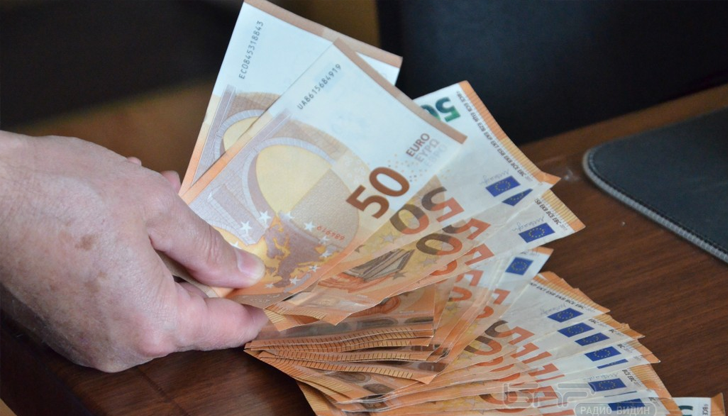 Южната ни съседка планира увеличение до 915 евро през 2026