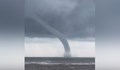 Зрелищен смерч се изви над морето край Царево