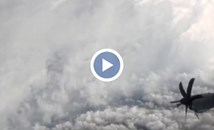 Зрелищни кадри от окото на урагана "Мелиса"