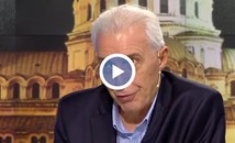 Писател от Русе призова родителите да изведат децата от моловете