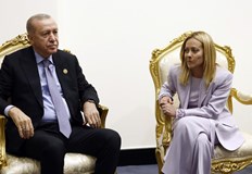 Италианският премиер призна че тютюнопушенето я прави по общителнаТурският президент Реджеп