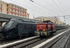 Модерната мотриса е собственост на Румъния и повдига въпроси за