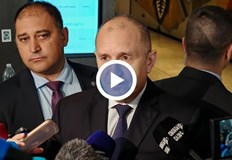 Държавата не е детска игра с количкиУправляващите са в парализа