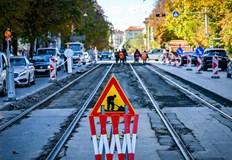 Столичната община поставя нова гранитна паважна настилка инвестицията е около