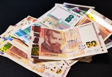 Властта пълни хазната на гърба на средната класаНеобходимият нетен месечен