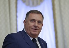 От черния списък са извадени още 48 души и фирми