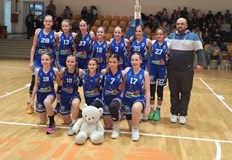 Две победи донесоха успех на младите баскетболистки до 13 годиниБлестящо