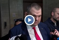 Лидерът на ДПС критикува остро президента Радев и иска оставката