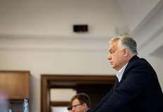 Кабинетът вдига заплати в социалната и културната сфераУнгарският премиер Виктор