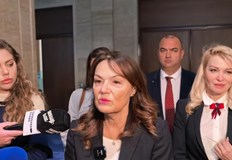 Депутатът Мария Илиева обвини управляващите че заобикалят общественото мнение Парламентарната