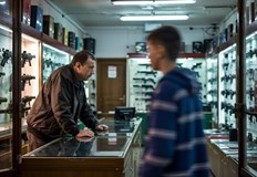 Младежи на 16 и 17 години са разкрити като извършители