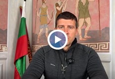 Лидерът на партията се разграничава от народните представители които се