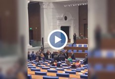 Председателят на НС даде 15 минутна почивка за да се успокоят