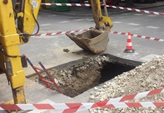 Собствениците на паркирани автомобили трябва да ги преместят своевременно до