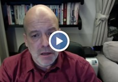 Сценаристът коментира раздялата си с телевизия Седем осми Иво Сиромахов за