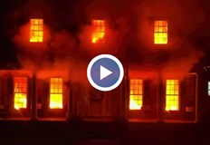 Къщата изглежда като горяща всяка вечер от 20 00 до 22 00