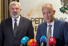 МОН готви промени в учебниците заради приемането на евротоОсновният проблем