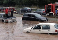 Властите предупреждават за тридневни валежи и опасност от наводненияМощен циклон