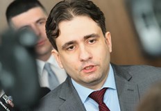 Целта е гражданите да не бъдат куриери на администрациятаДепутати от