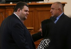 Лидерът на ГЕРБ рискува да бъде политически потопен ако влезе