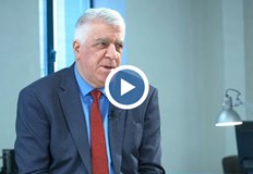 Икономистът алармира че държавата е близко до фалитПроф Румен Гечев