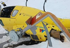 Машината е била на мисия да спаси блокирани туристиСпасителен хеликоптер