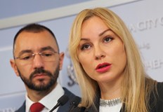 Видео показва как Ваня Тагарева ГЕРБ заглушава съветник от ПП ДБПредседателят