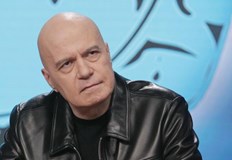 Измамниците използват стари негови интервюта и обещават парични награди чрез