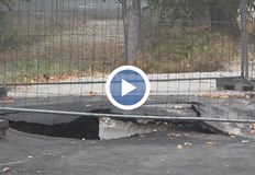 Строителната фирма ще възстанови зоната около плувния комплекс за своя